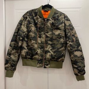 TOPSHOP CAMO BOMBER JACKET